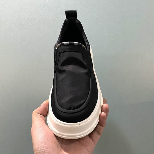 Damen Sportliche Slip-On Sneakers mit rutschfester Sohle und stoßdämpfendem Fußbett EB