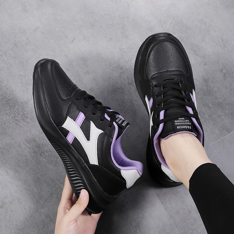 Damen nan modische Plateau-City-Sneaker mit extraweich gepolstertem Fußbett, stoßdämpfender Zwischensohle und sportiver Seitenapplikation EB