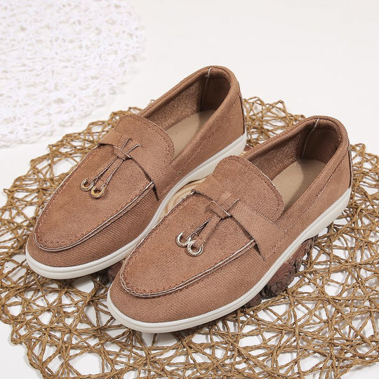 Damen Slipper-Loafer aus Velourslederoptik mit dekorativem Knotenriemen und leicht profilierter Gummisohle EB