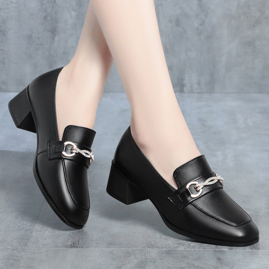 Damen elegante Mokassins mit funkelndem Schmuckdetail und komfortablem Absatz EB