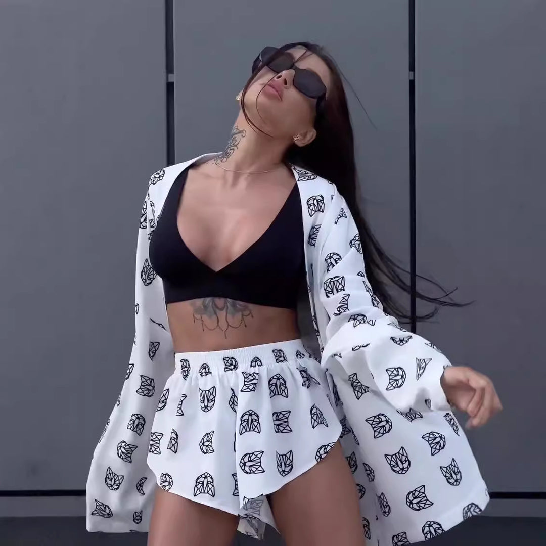 Damen stylishes Set aus leichtem Überwurf und Shorts mit Schriftzug EB