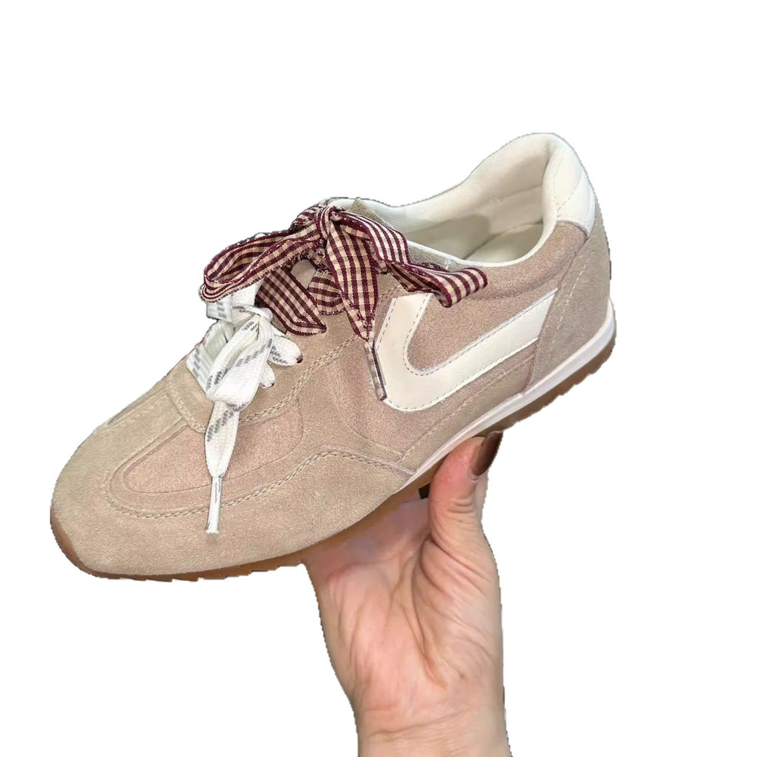 Damen Sportliche Sneakers in trendigem Design mit hochwertigen Wildleder-Details EB