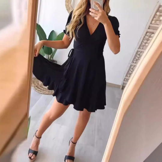 Damen Wickelkleid mit voluminösen Ärmeln und frischem Saum Heidi-Mode
