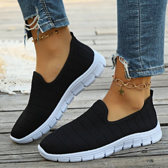 Damen Slip-On Sneakers mit atmungsaktiver Oberflächenstruktur und rutschfester Sohle EB