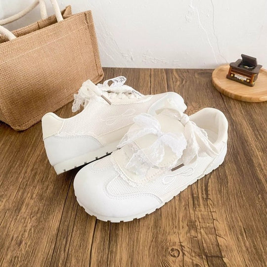 Damen Sneaker mit romantischem Spitzen-Design und atmungsaktiver Oberflächenstruktur EB