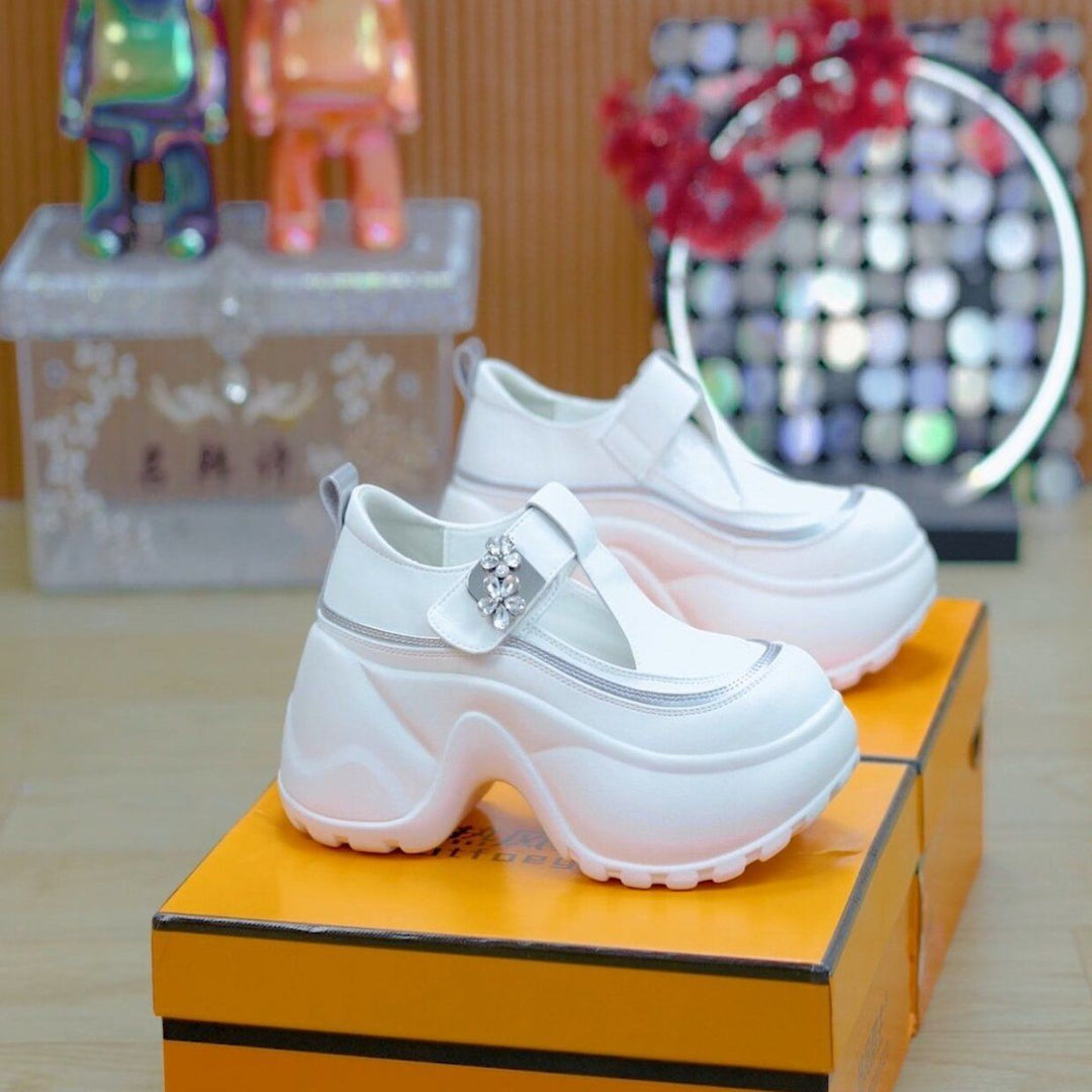 Damen Sportliche Clogs mit verstellbarem Riemen und elegantem Blumenakzent EB