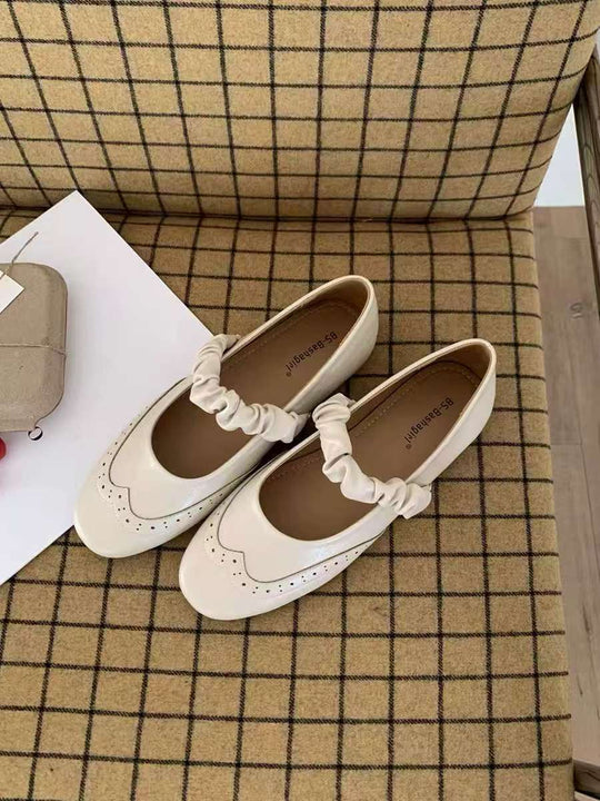 Damen Ballerinas mit elastischem Riemen und dekorativen Details EB