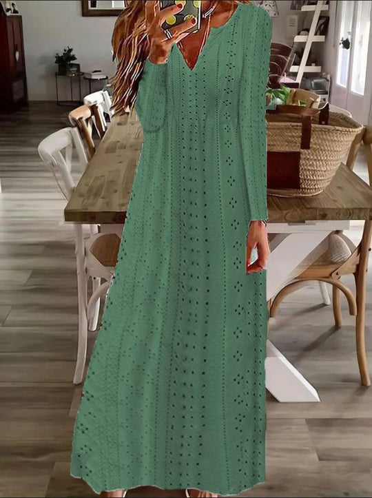 Damen Maxikleid mit filigranem Lochmuster und V-Ausschnitt EB