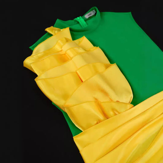 Damen elegantes Kleid mit extravaganten Rüschenelementen EB