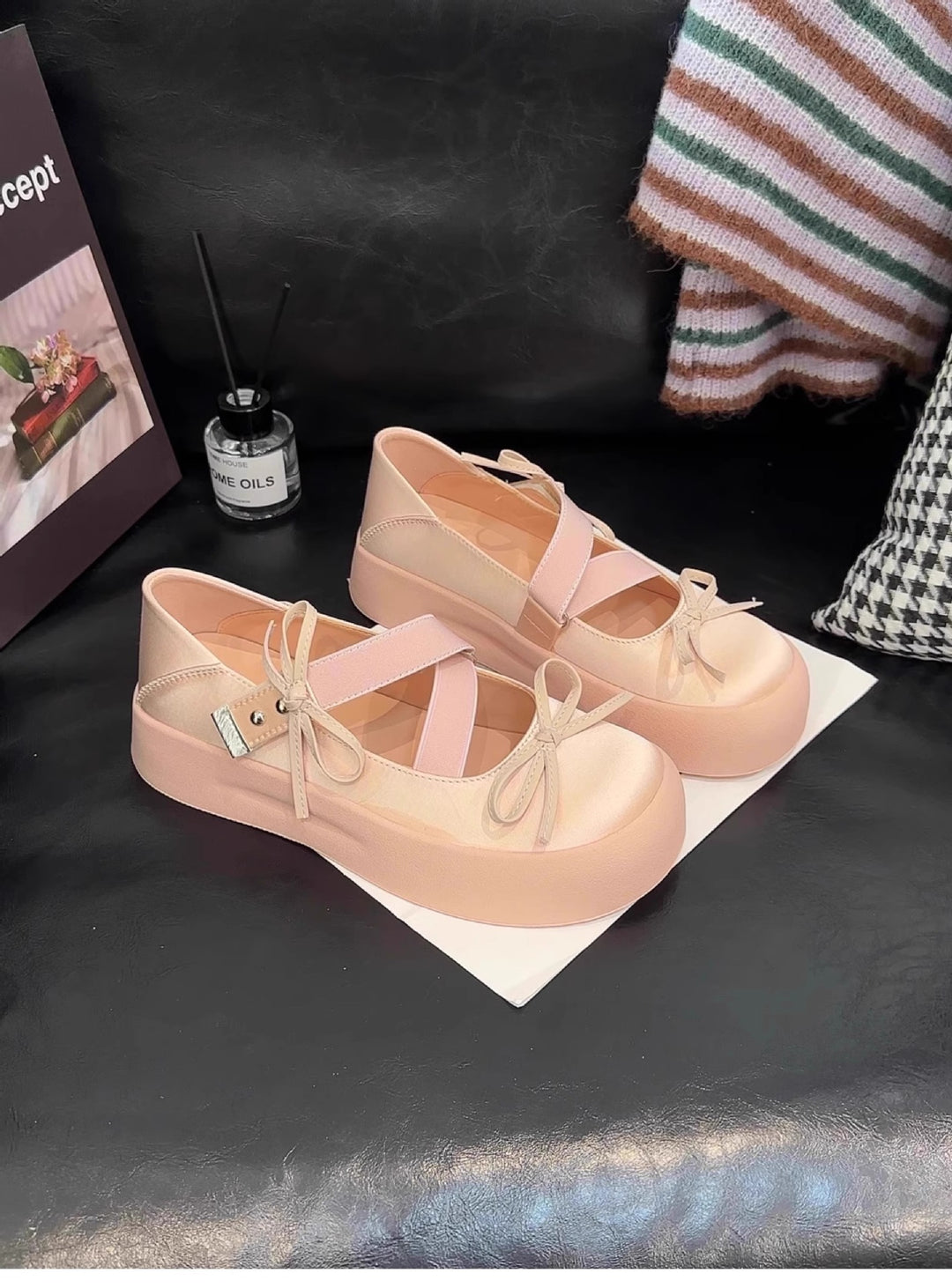 Damen komfortable Ballerinas mit farblichen Akzenten und elastischen Riemen EB