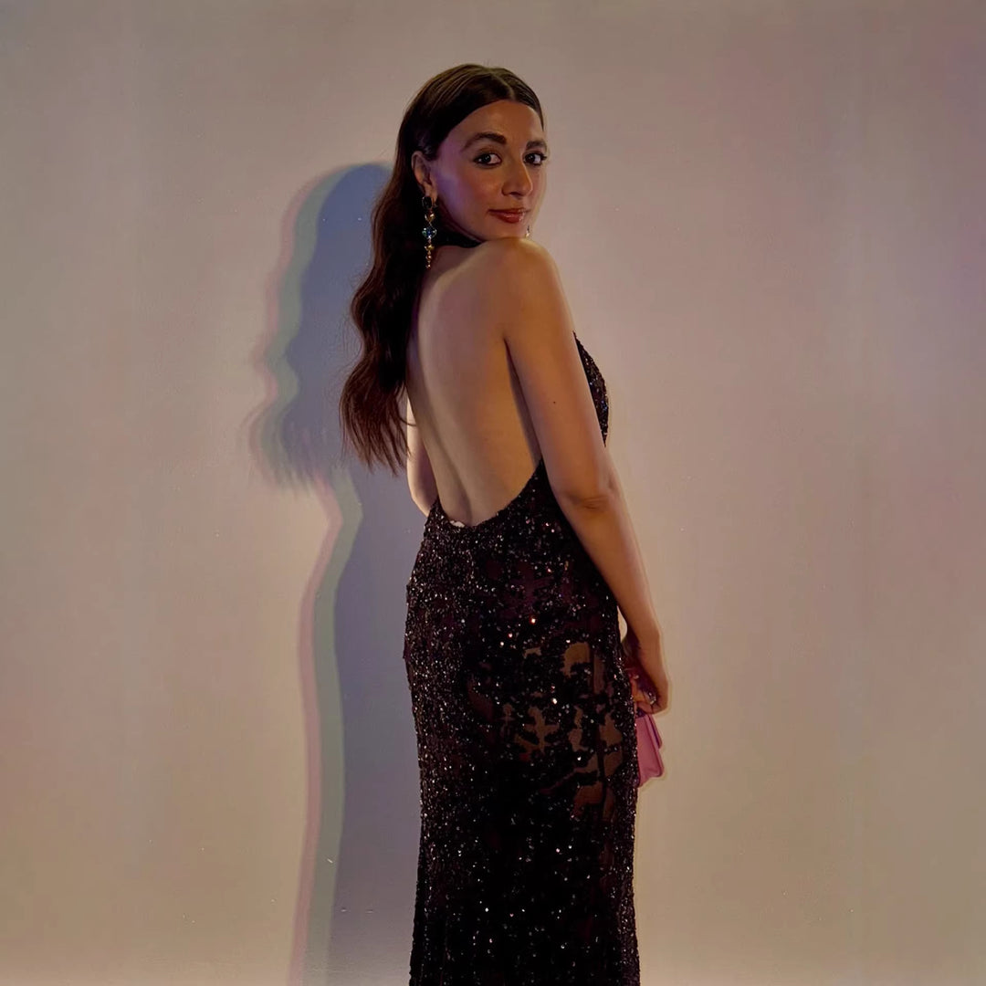 Damen Abendkleid mit schimmerndem Paillettenbesatz und stilvollem Halterdesign EB