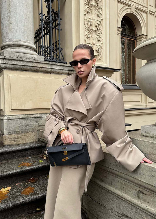 EB | Gürtelter cropped Trenchcoat