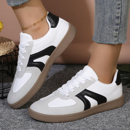 Damen Moderne Freizeitsneaker mit stylischen Details EB