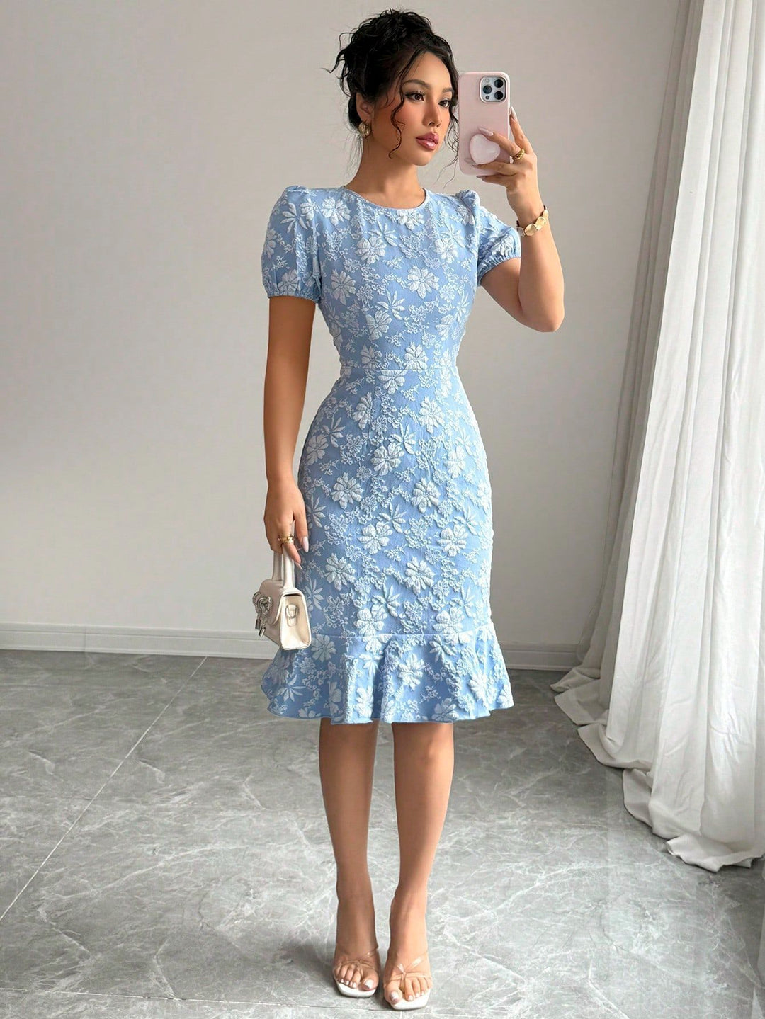 Damen Midi-Kleid mit floralen Applikationen und voluminösen Ärmeln EB
