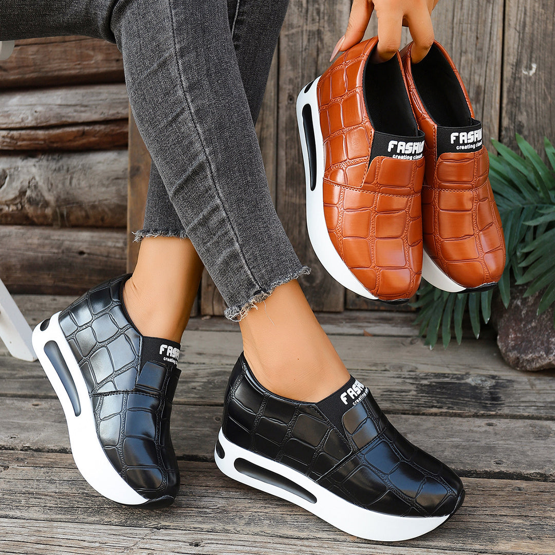 Damen Slip-On Sneaker mit luxuriösem Krokodil-Lederlook und bequemem Hochplateau EB