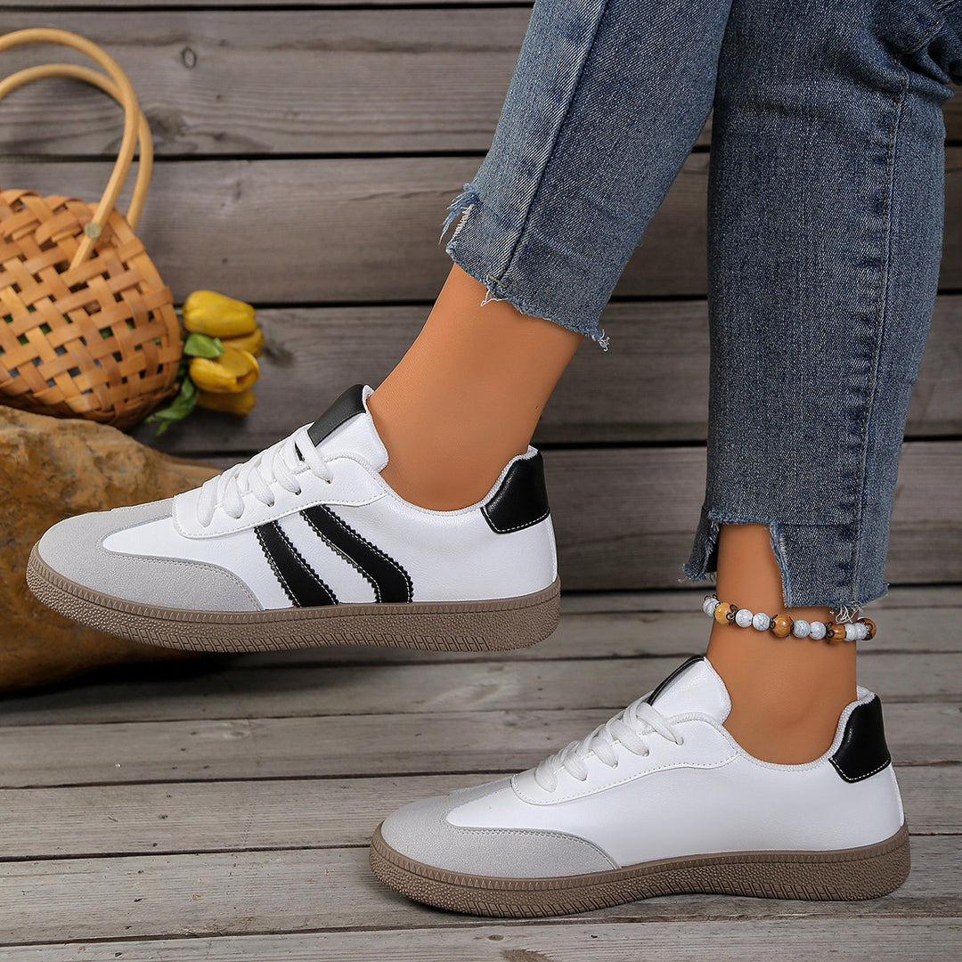 Damen Sportliche Sneakers mit eleganten Metallic-Details EB