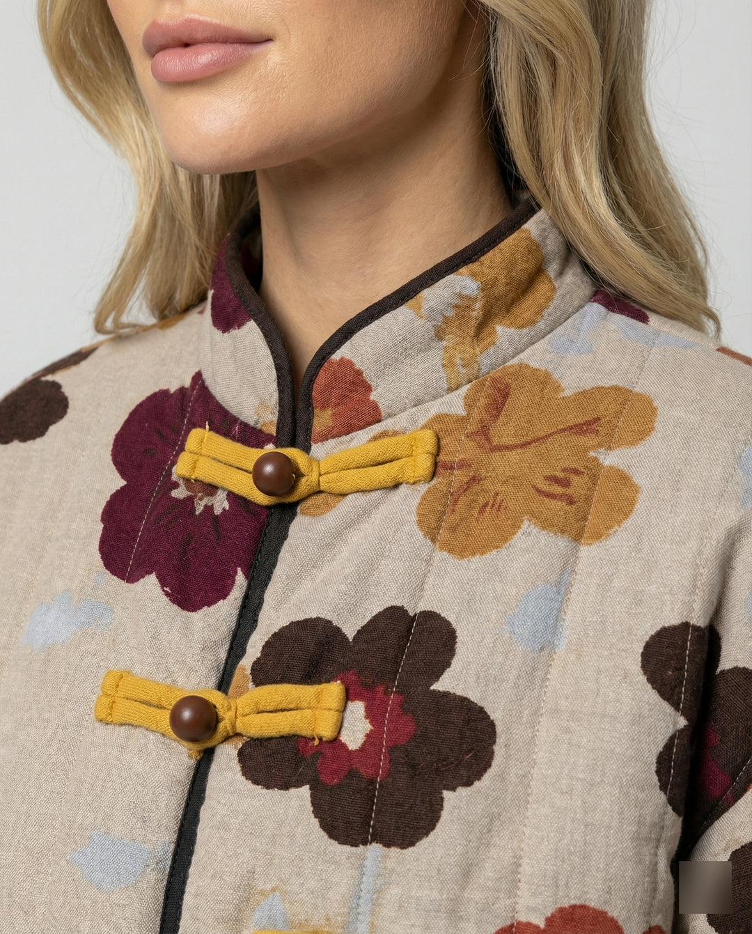 Damen kurze Blumenbouclé-Jacke mit Knebelverschluss und Ballonärmeln EB