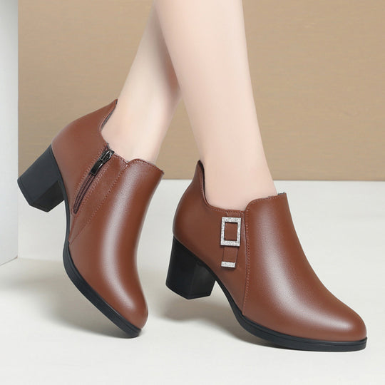 Damen Elegante Stiefeletten mit modischem Schmuckdetail EB