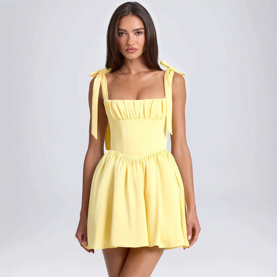Damen kurzes Kleid mit verstellbaren Trägern und bauschigem Rock EB