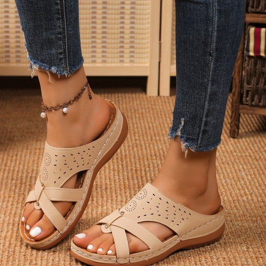 Damen Komfortable und elegante Sandalen mit atmungsaktiven Cut-Outs EB