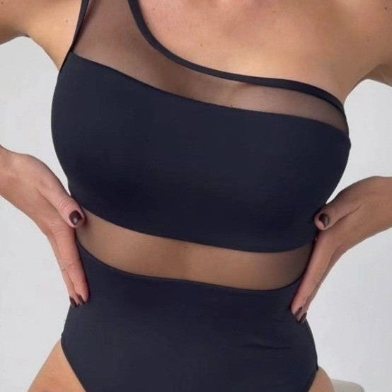 Damen Einteiler Badeanzug mit asymmetrischem Schnitt und transparenten Akzenten EB