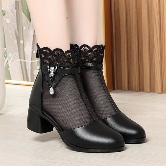 Damen Atmungsaktive Stiefeletten mit filigranem Spitzenbesatz EB