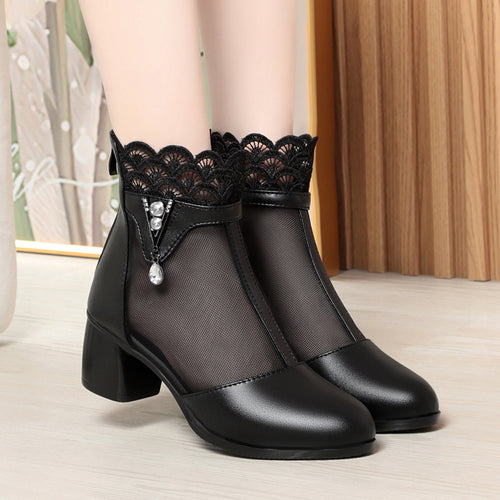 Damen Atmungsaktive Stiefeletten mit filigranem Spitzenbesatz EB