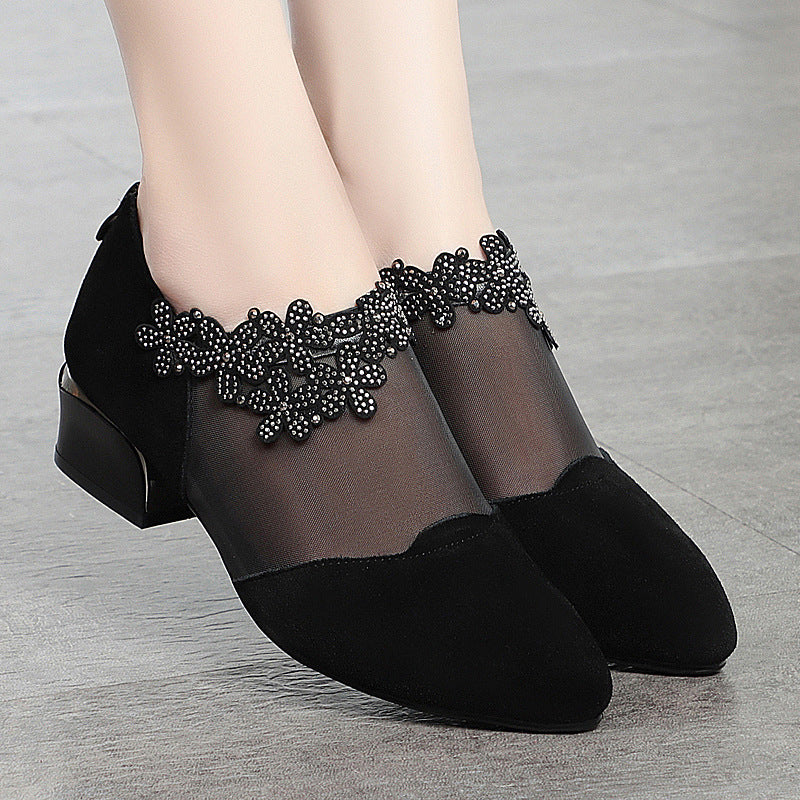 Damen Elegante Ankle Boots mit transparentem Mesh-Einsatz und modischem Blumenakzent EB