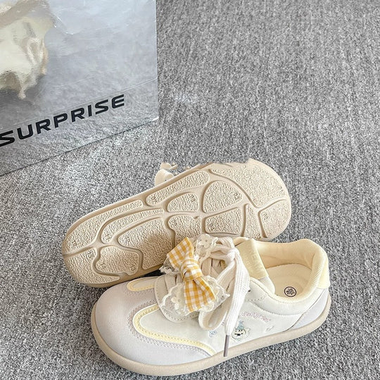 Damen Sneakers mit verspieltem Rüschendetail und rutschfester Sohle EB