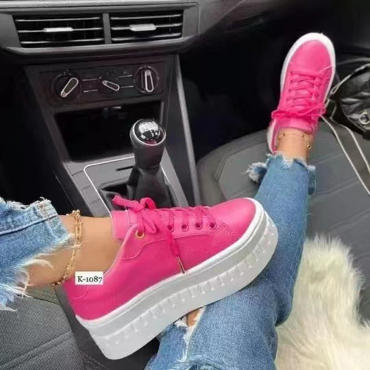 Damen Plateau Sneakers mit elastischem Obermaterial und modischen Applikationen EB