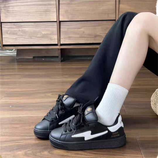 Damen Sportliche Sneakers mit verstellbarem Klettverschluss und gepolsterter Innensohle EB