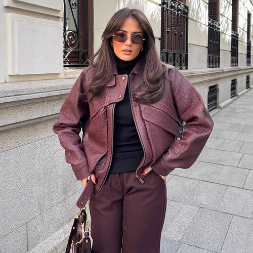 Damen Kunstlederjacke mit modischem Schnitt und praktischen Taschen EB