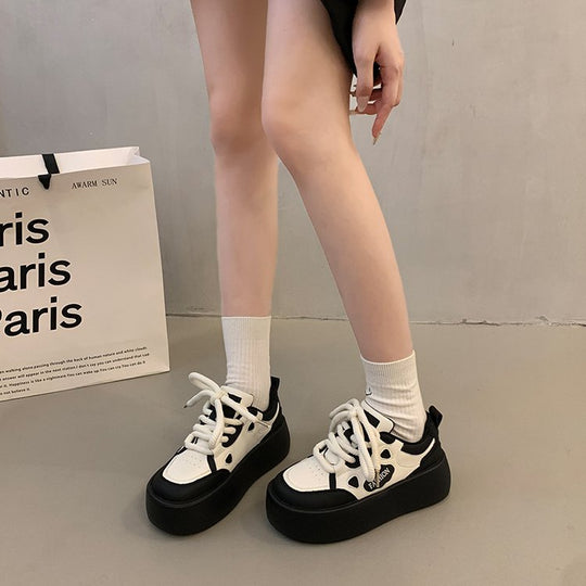 Damen modische Plateau-Sneaker mit glänzender Oberfläche und rutschfester Sohle EB