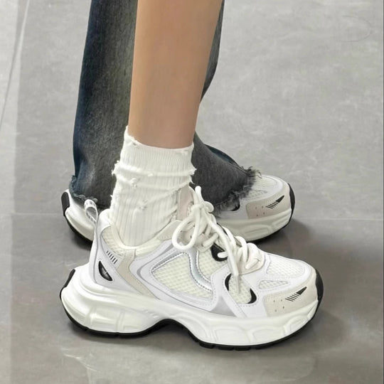 Damen Sportliche Sneakers mit atmungsaktiver Mesh-Oberfläche und dämpfender Sohle EB