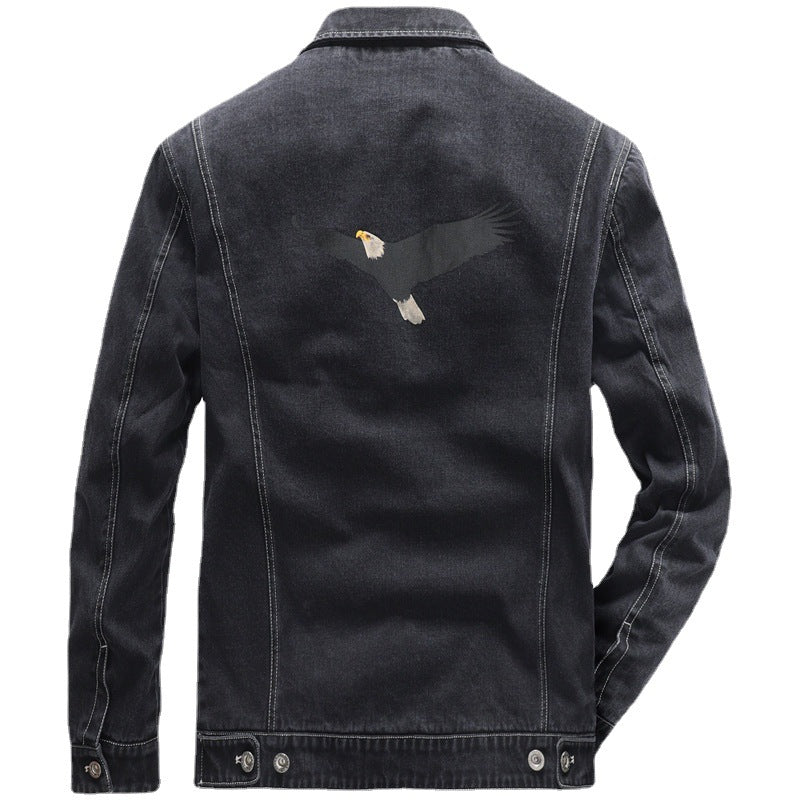 Herren Jeans-Truckerjacke mit Stickdetail und aufgesetzten Taschen EB
