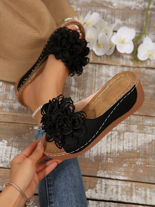 Damen Pantoletten mit floralen Applikationen und rutschfester Sohle EB
