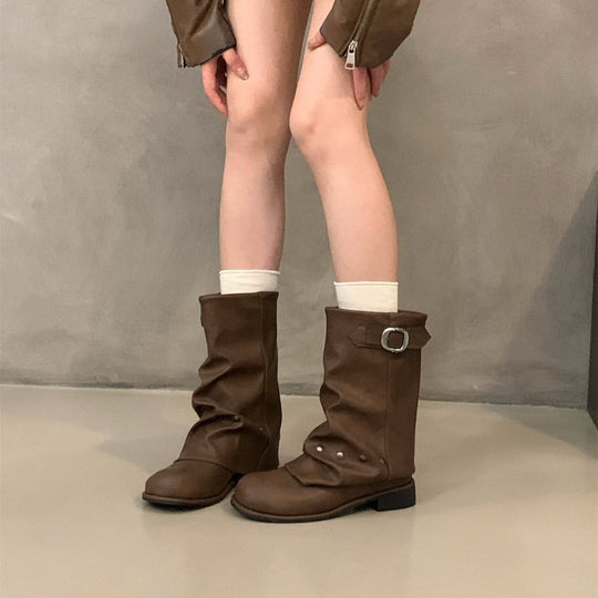 Damen modische Stiefel mit elegantem Faltenwurf und stylishen Druckknopfdetails EB