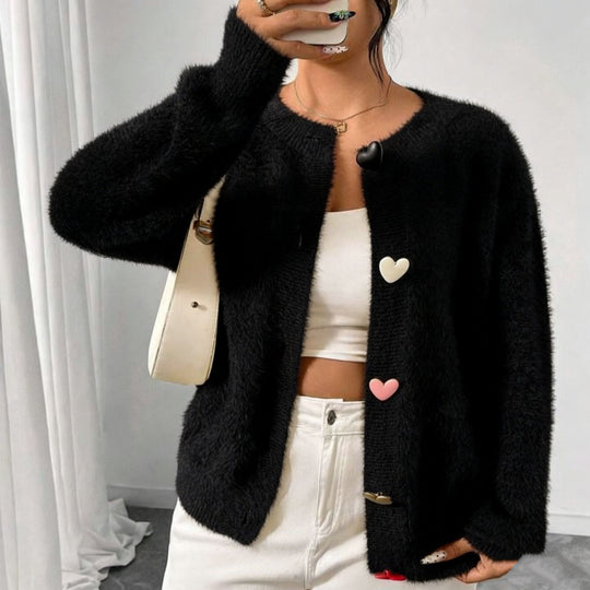 Damen Kuscheliger Flausch-Cardigan mit bunten Herzknöpfen und kastiger Silhouette EB