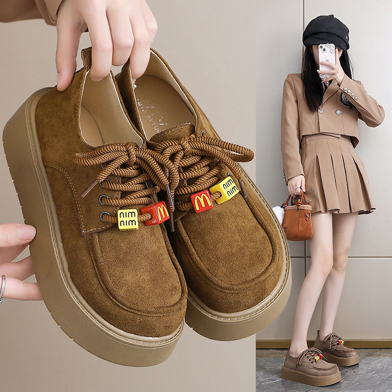 Damen Plateau-Schnürschuhe aus Wildleder mit attraktiven Details EB