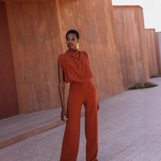 Damen Eleganter Jumpsuit mit hochgeschlossenem Kragen und weiten Beinen EB