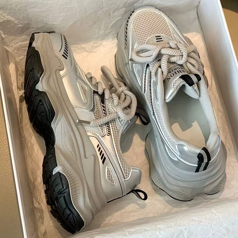 Damen Sportliche Sneakers mit atmungsaktiven Mesh-Details und dämpfender Sohle EB