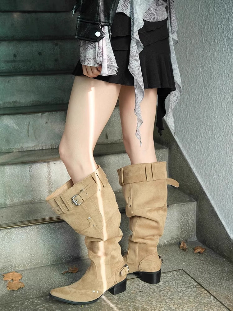 Damen kniehohe Stiefel mit robustem Absatz und stylishen Riemendetails EB