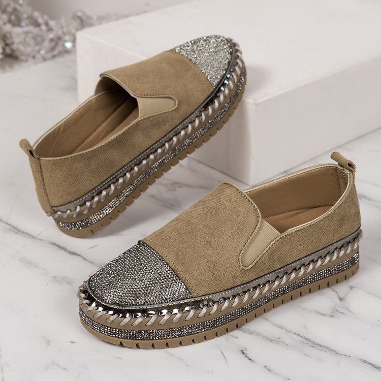 Damen Slip-On Sneakers mit schimmerndem Vorderbereich und modischem Plateau EB