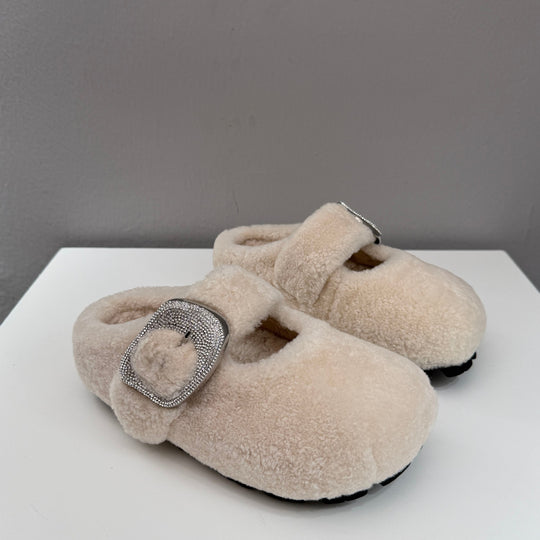 Damen Hausschuhe aus weichem Fleece mit modischem Schnallenverschluss EB
