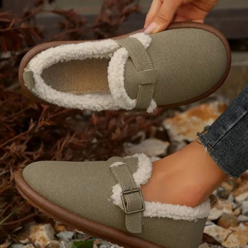 Damen Gefütterte Wildleder‑Optik Hausschuhe-Mules mit Teddyfutter und verstellbarem Riemen EB