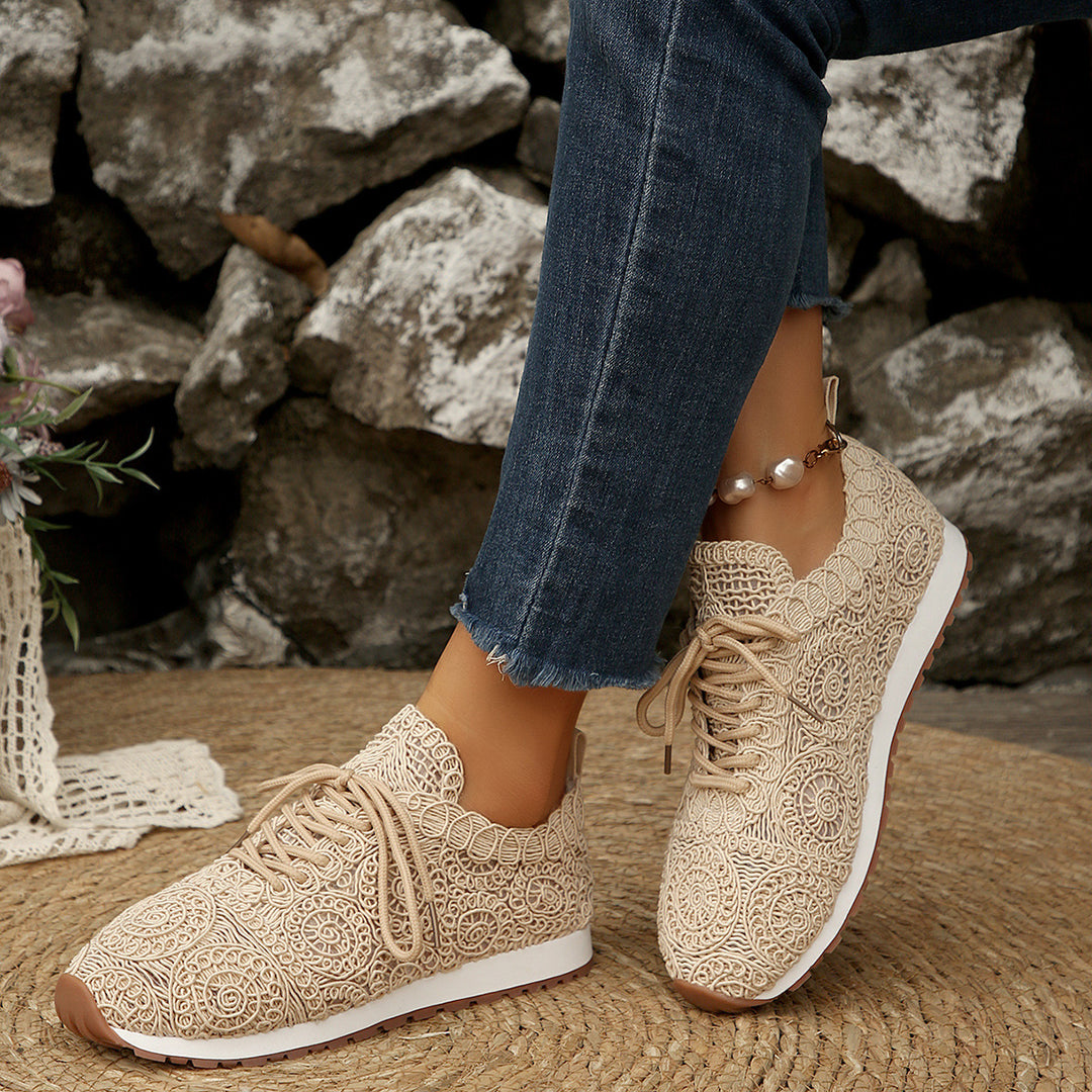Damen Sneakers mit filigranem Häkeldesign und bequemem Fußbett EB