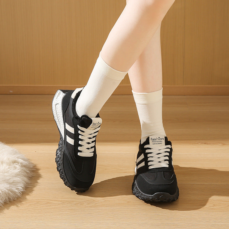 Damen Sportliche Sneakers mit futuristischem Design und kuscheligem Innenfutter EB