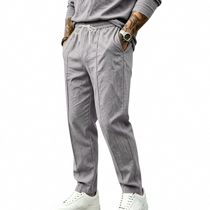 Herren nan tapered Freizeit-Chinohose mit elastischem Tunnelzugbund, dekorativer Bügelfalte und seitlichen Eingrifftaschen EB