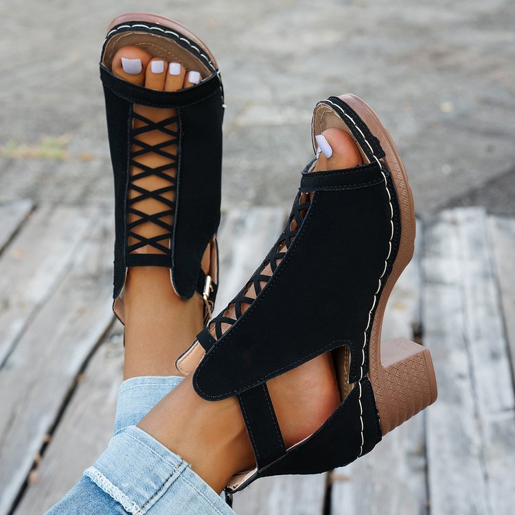 Damen offene Sandaletten mit raffiniertem Riemendesign und komfortablem Blockabsatz EB