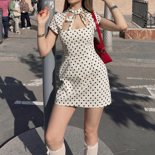 Damen Polka-Dots Minikleid mit modernem Kragen und verspieltem Schleifendetail EB